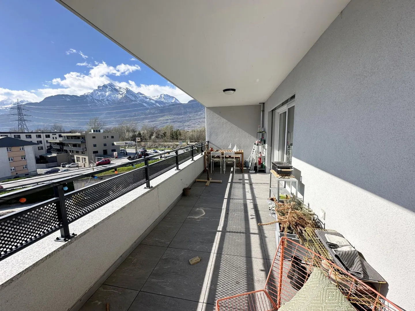 Aproz (Sion) - Appartamento attico di 2.5 locali con balcone e posto auto - Foto 2 di 13