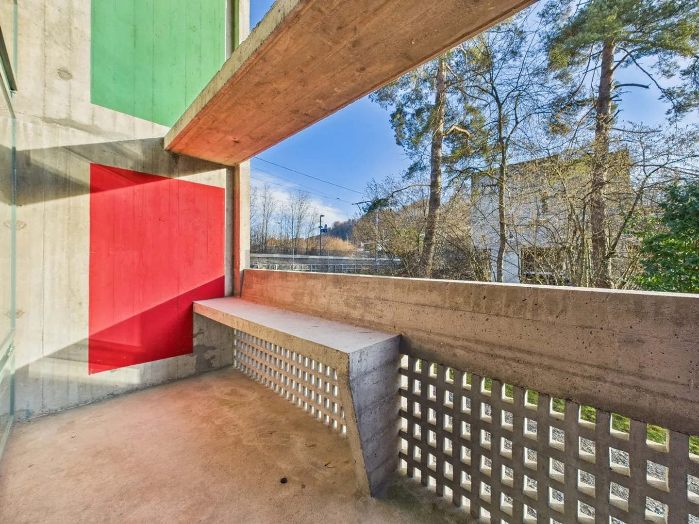 Vivere in un'icona dell'architettura svizzera | Unico appartamento di 3,5 stanze nell'insieme Atelier-5 protetto a Flamatt - Foto 7 di 13