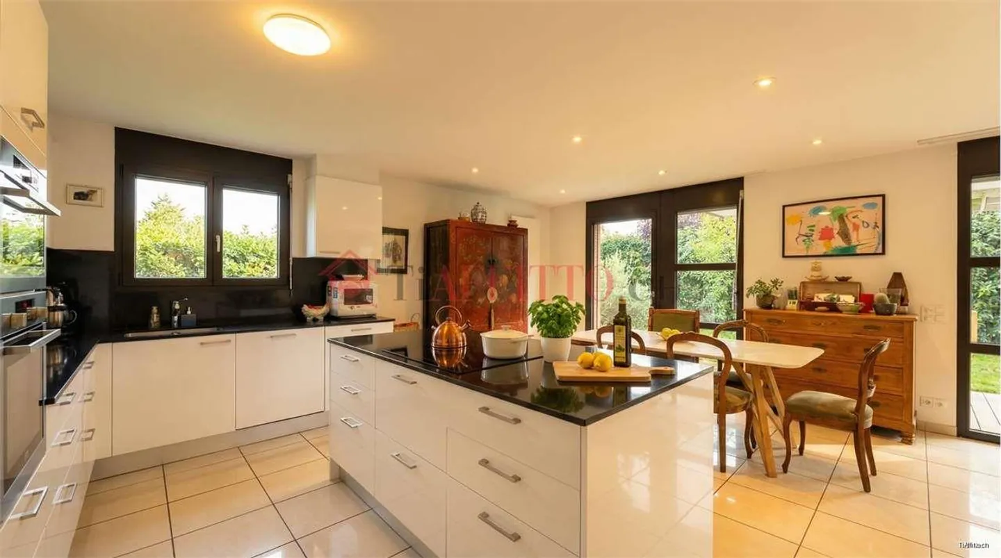 MERVEILLE À PORZA DE 5 PIÈCES - Photo 4 sur 13