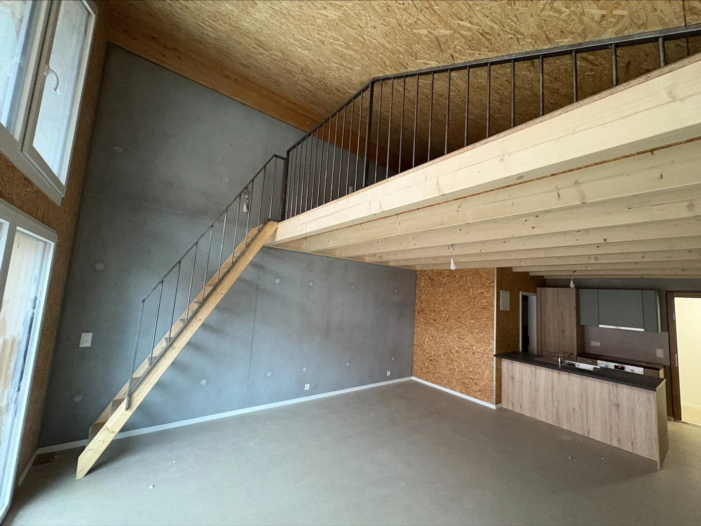 A LOUER loft avec mezzanine et grand balcon - Foto 2 di 3