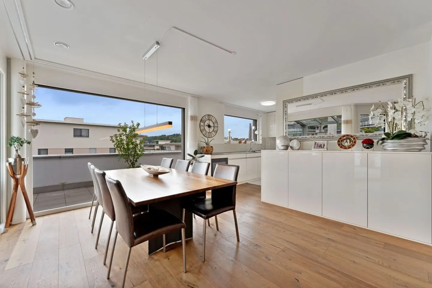 Luxury Attic Apartment with Terrace - Photo 5 of 13