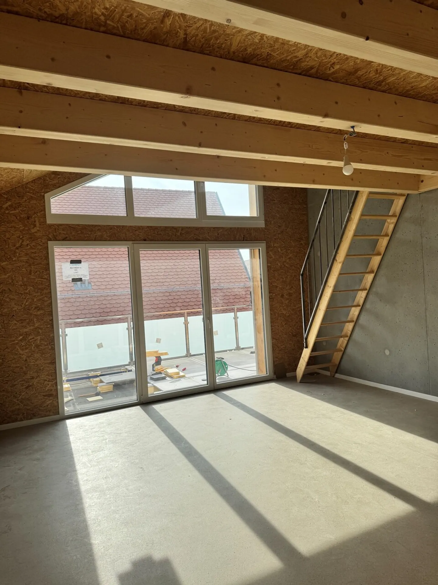 A LOUER loft avec mezzanine et grand balcon - Foto 3 di 3