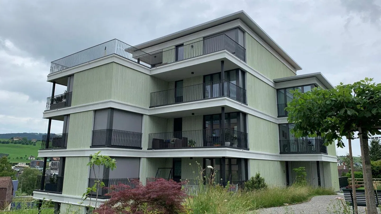 Vivre avec une belle vue sur le lac et les montagnes - Photo 2 sur 8