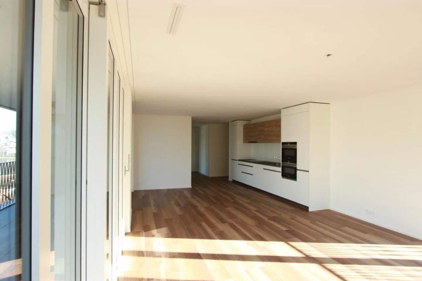 Vivre avec une belle vue sur le lac et les montagnes - Photo 6 sur 8