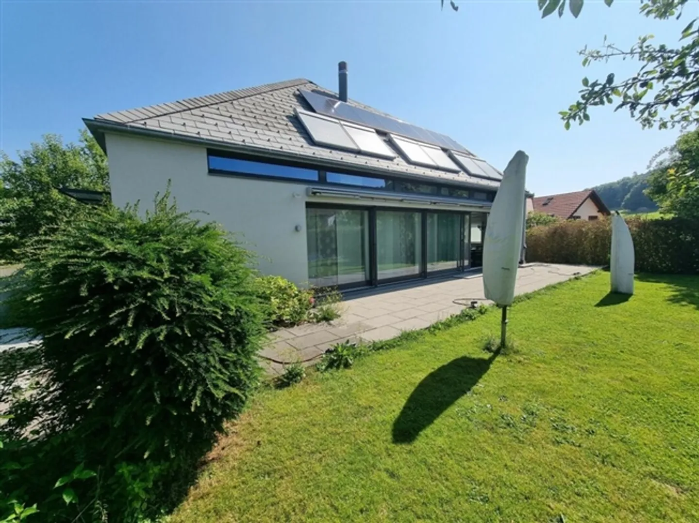 «Top moderne Architekten-Villa mit Pool!» - Foto 1 von 20