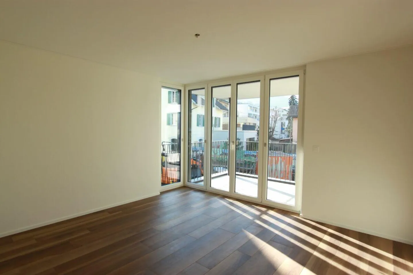 Vivre avec une belle vue sur le lac et les montagnes - Photo 7 sur 8