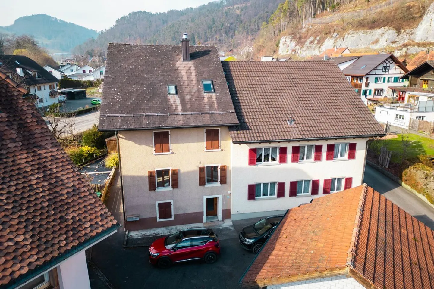 Large house with 3 apartments - Exceptional living area! - Photo 4 of 13