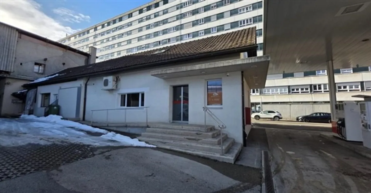 Commerce - Photo 8 of 9