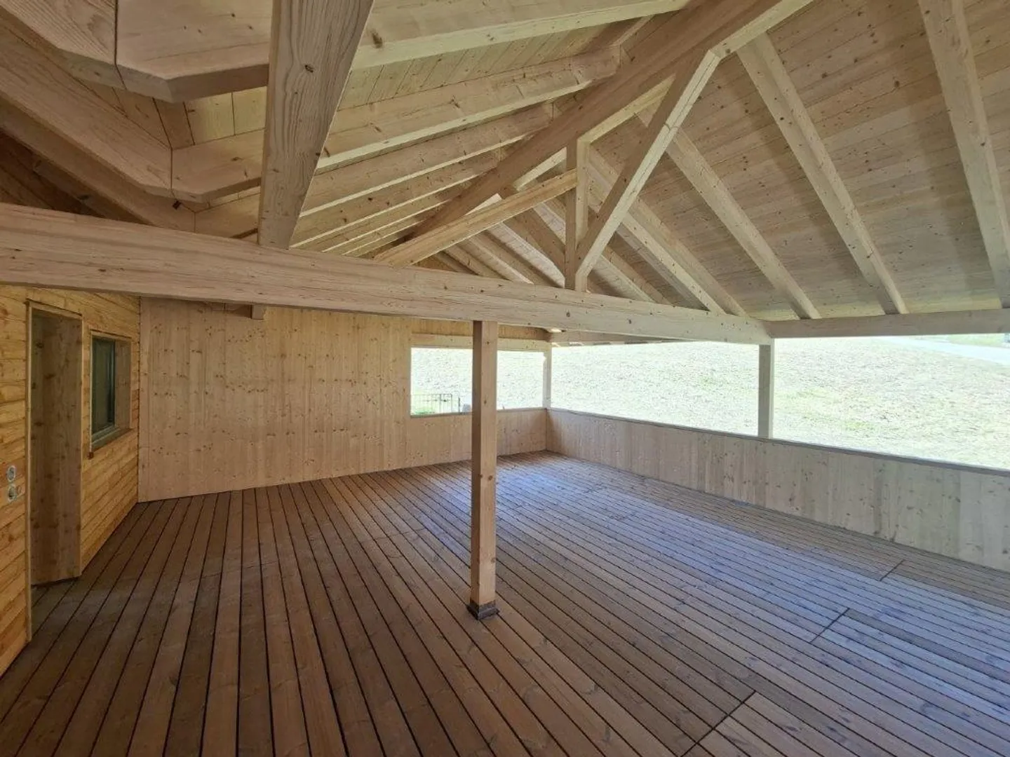 180 m2 living space with a view of Lake Sarner - Photo 4 of 6