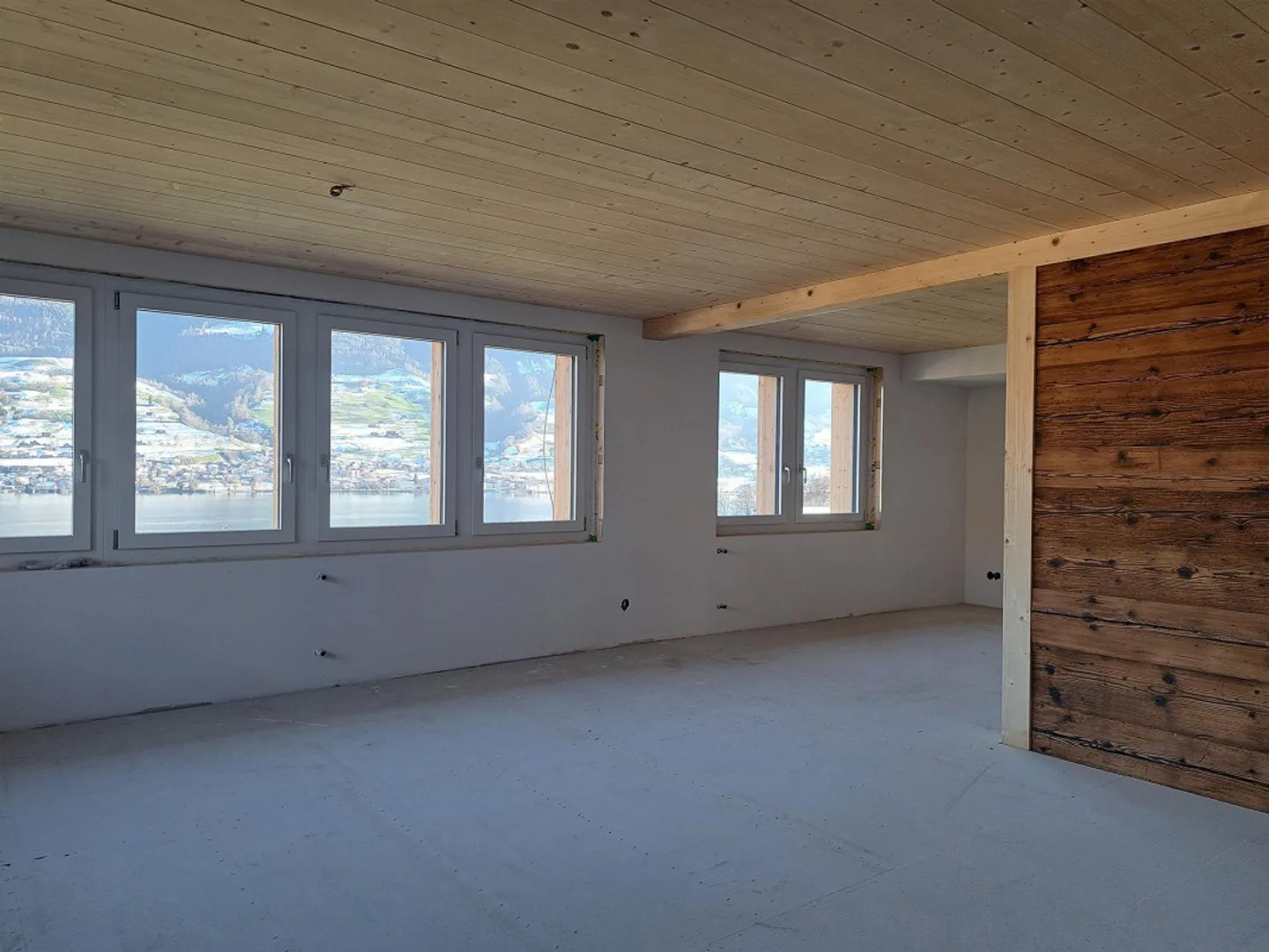 180 m2 living space with a view of Lake Sarner - Photo 6 of 6