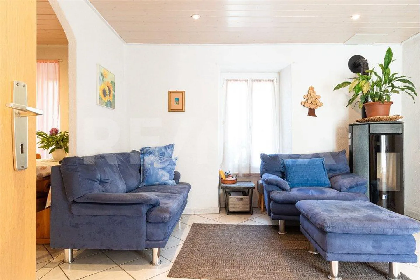 Spacious house with garden - Photo 8 of 13