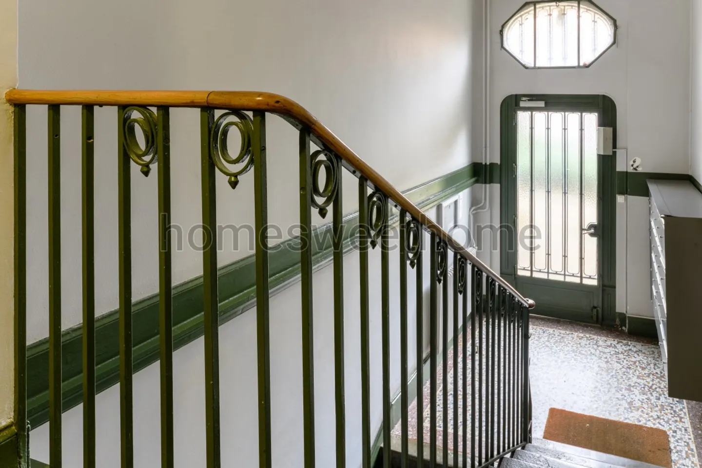 Lovely Charmilles Studio - Photo 7 of 7