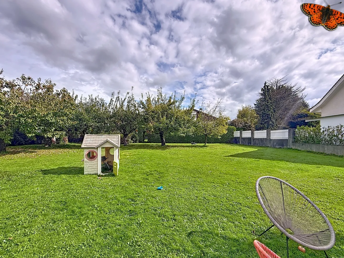 VILLA DI 5 CAMERE - In una zona tranquilla! - Foto 2 di 12