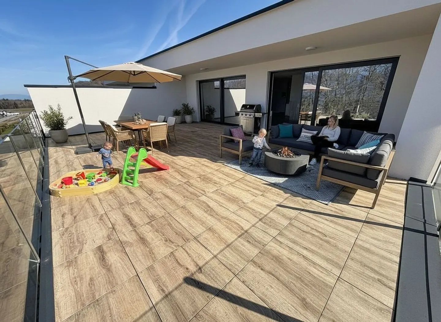 Penthouse lumineux avec grande terrasse et vue sur le lac - Cheyres - Photo 2 sur 11