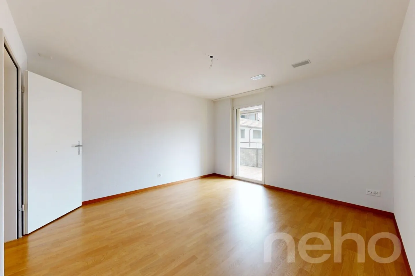 Appartamento 2.5 camere ben curato con balcone coperto in una posizione tranquilla - Foto 9 di 12