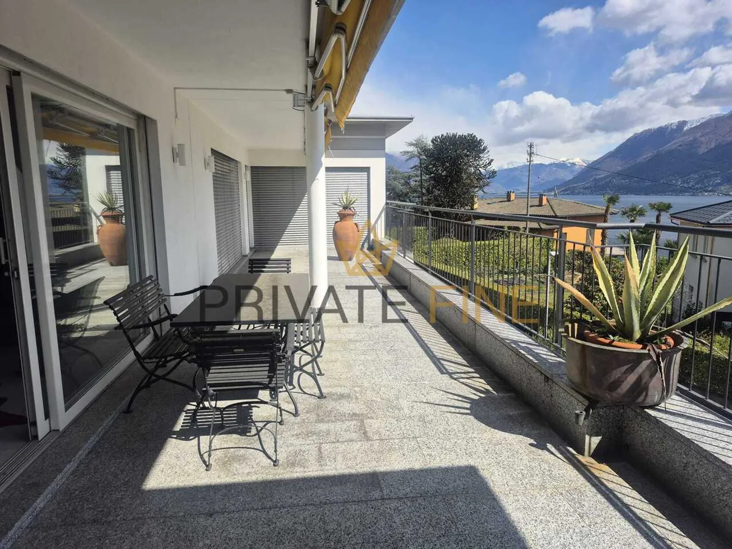 Belle appartement en attique de 4,5 pièces à Brissago avec vue sur le lac (71) - Photo 2 sur 9