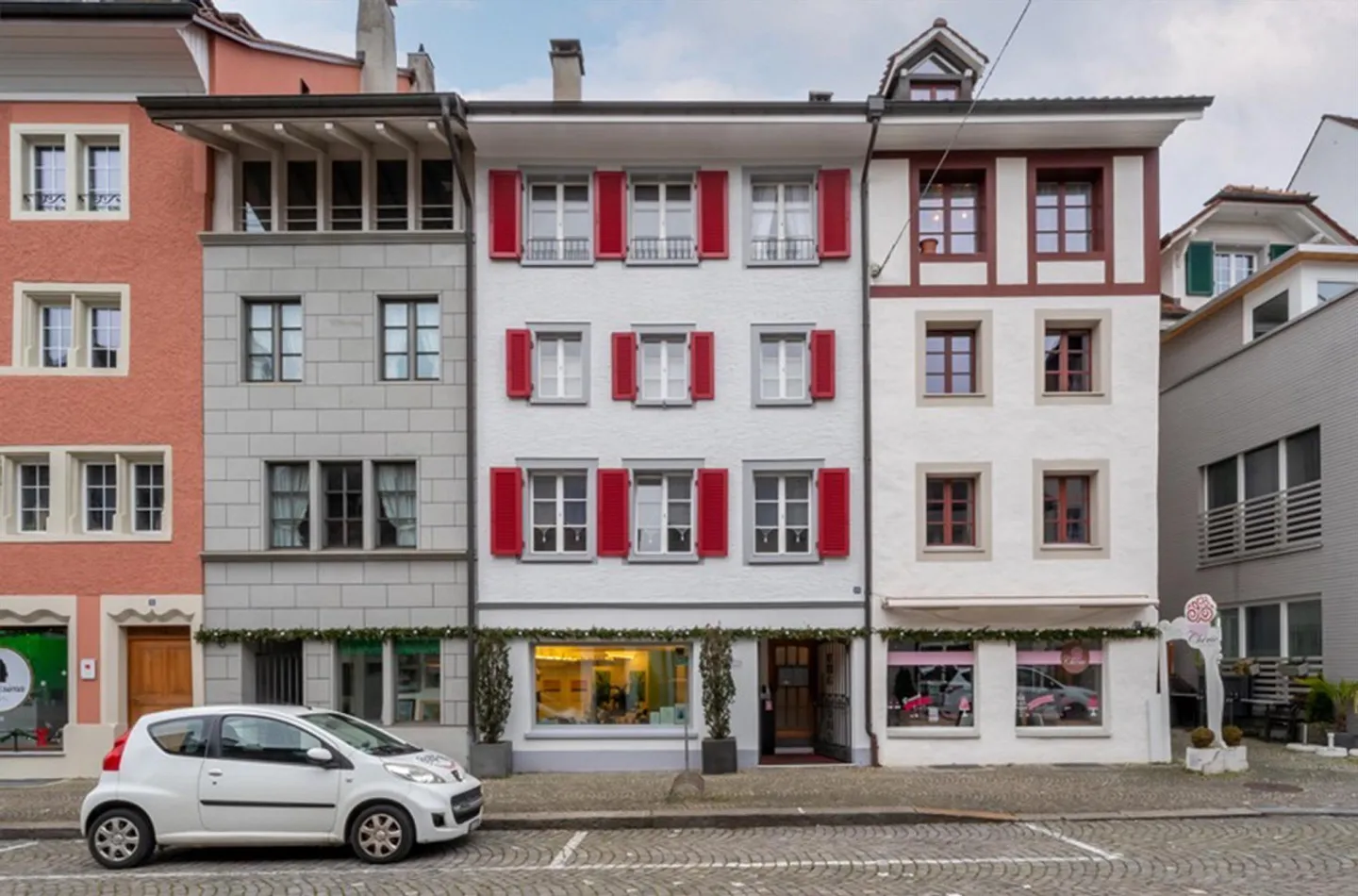 Living at the Pulse of the Old Town - Old Town Apartment in a Central Location - Photo 1 of 6