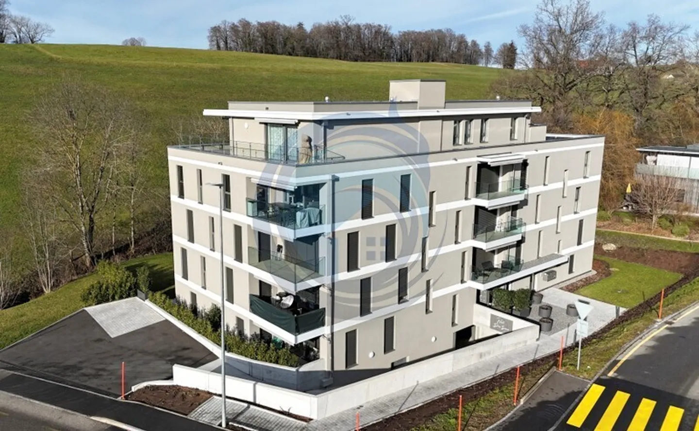 BRIGHT 2.5-ROOM APARTMENT WITH TERRACE AND GARDEN - Photo 1 of 7