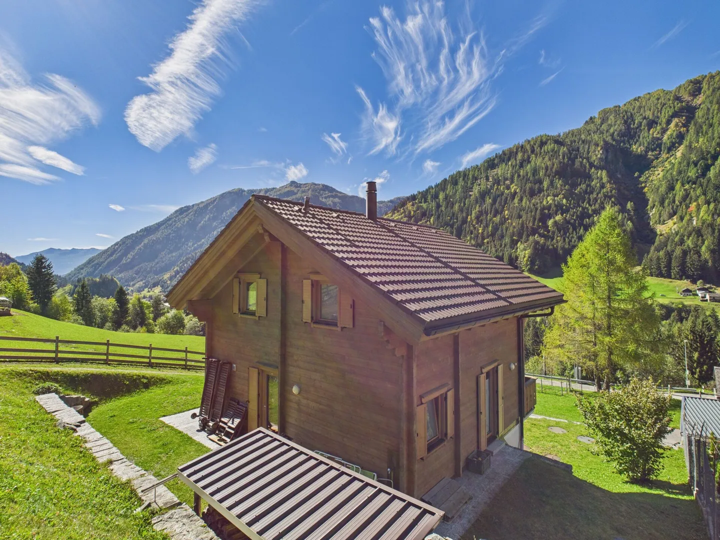 Wunderschönes Chalet mit unverbauter Aussicht auf die Berge - Foto 4 von 21