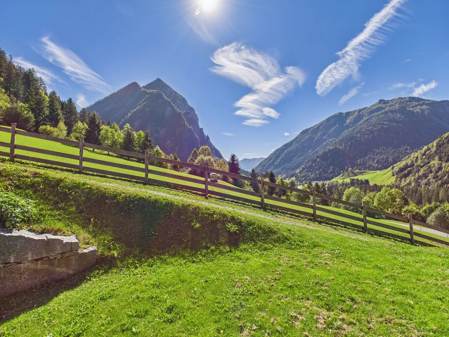 Wunderschönes Chalet mit unverbauter Aussicht auf die Berge - Foto 7 von 21