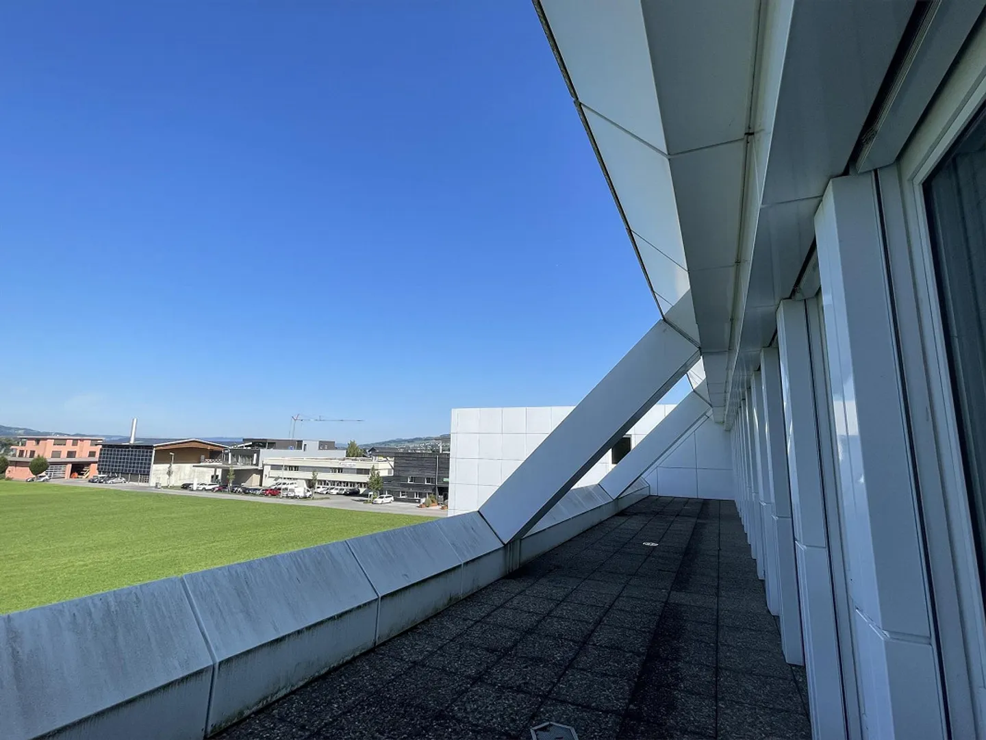 Repräsentativer Geschäftssitz mit exzellenter Anbindung in Sempach-... - Foto 4 von 11