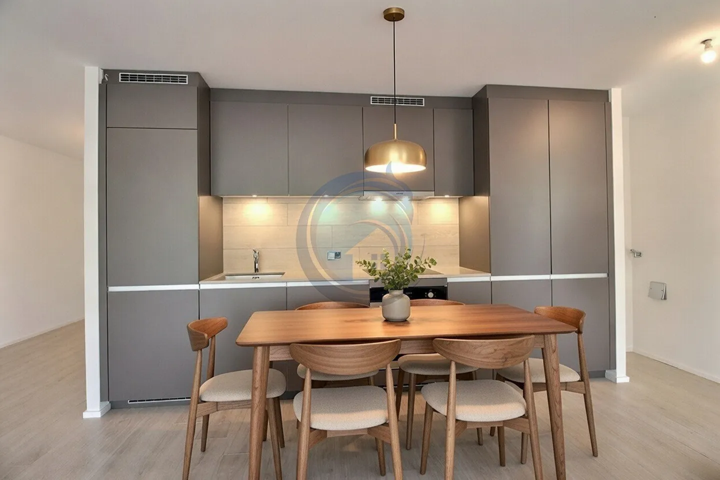 BRIGHT 2.5-ROOM APARTMENT WITH TERRACE AND GARDEN - Photo 5 of 7