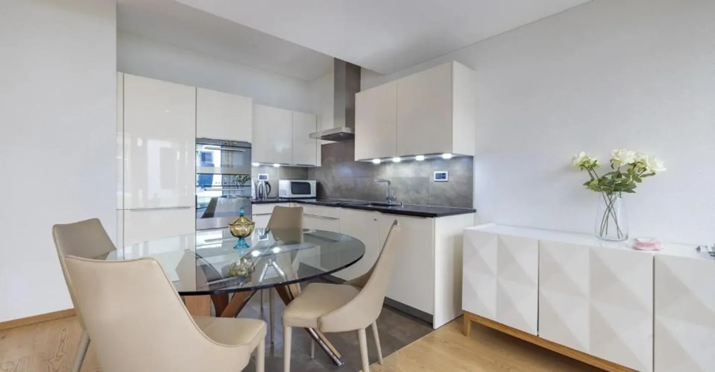 Appartement Charmant avec Terrasse - Photo 4 sur 11