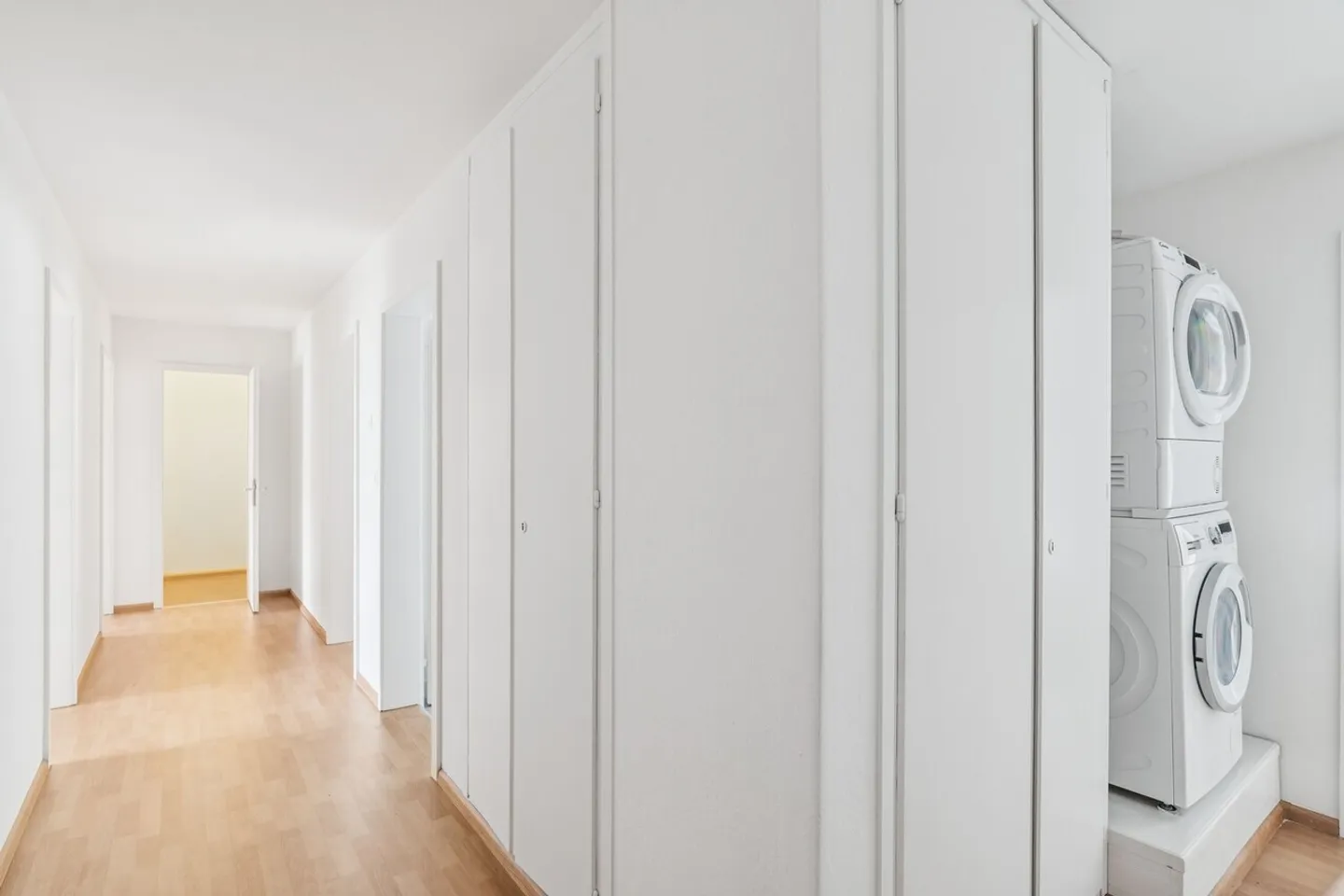 Modern Apartment in Nature - Photo 5 of 8