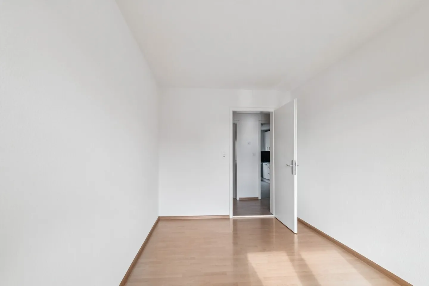 Modern Apartment in Nature - Photo 6 of 8