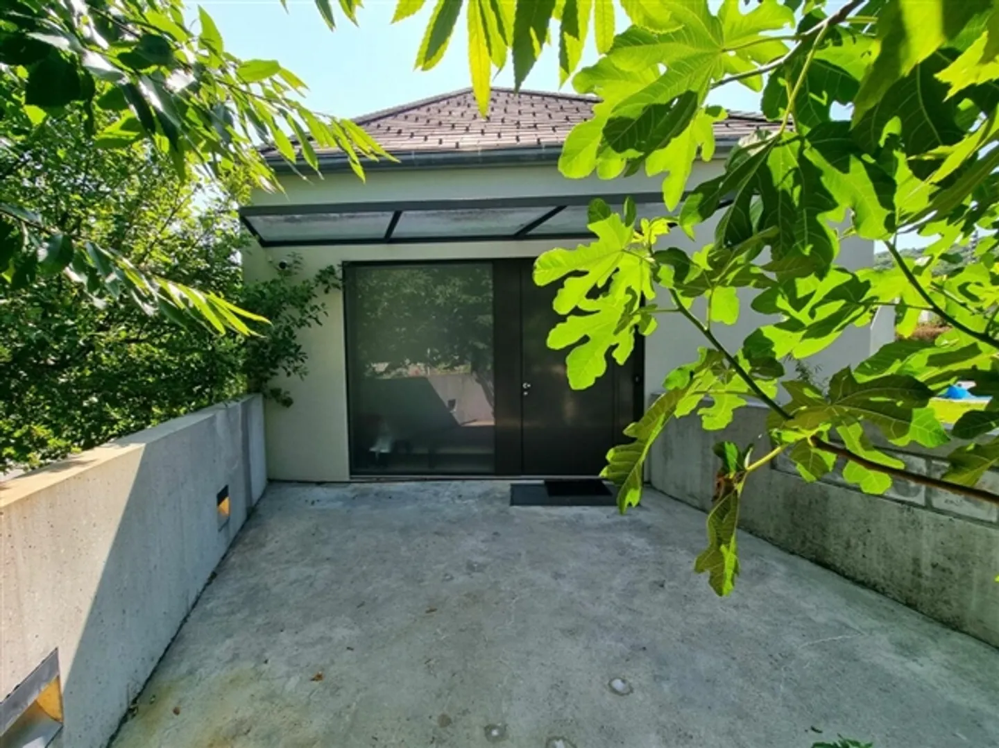 «Top moderne Architekten-Villa mit Pool!» - Foto 10 von 20