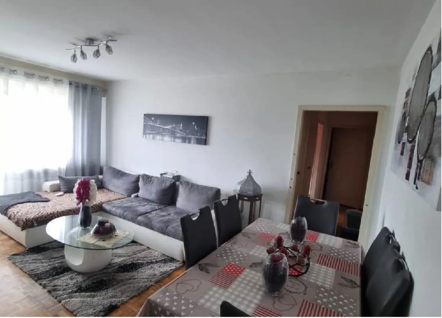 3.5 Room Apartment - Photo 3 of 12