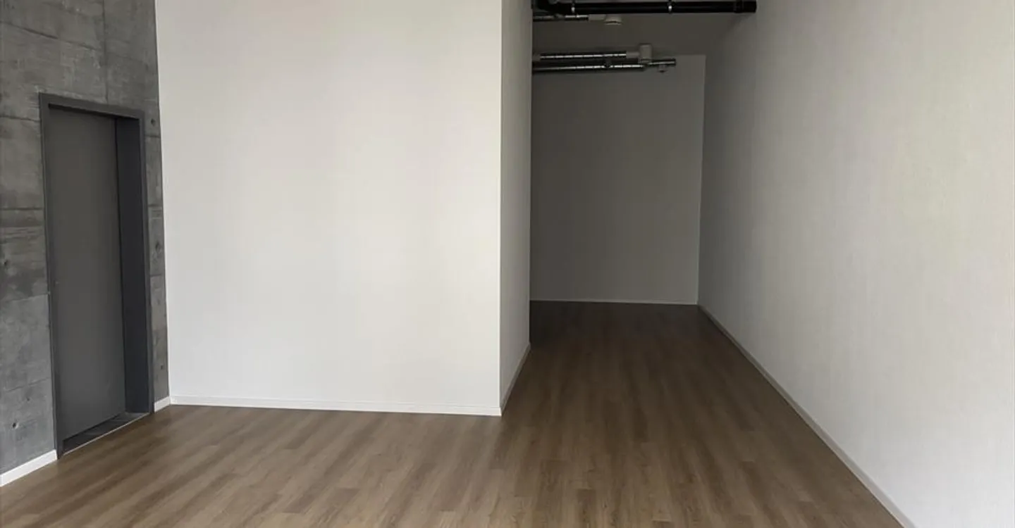 Ufficio in affitto di 53 m2 nel cuore di Locle - Foto 3 di 4