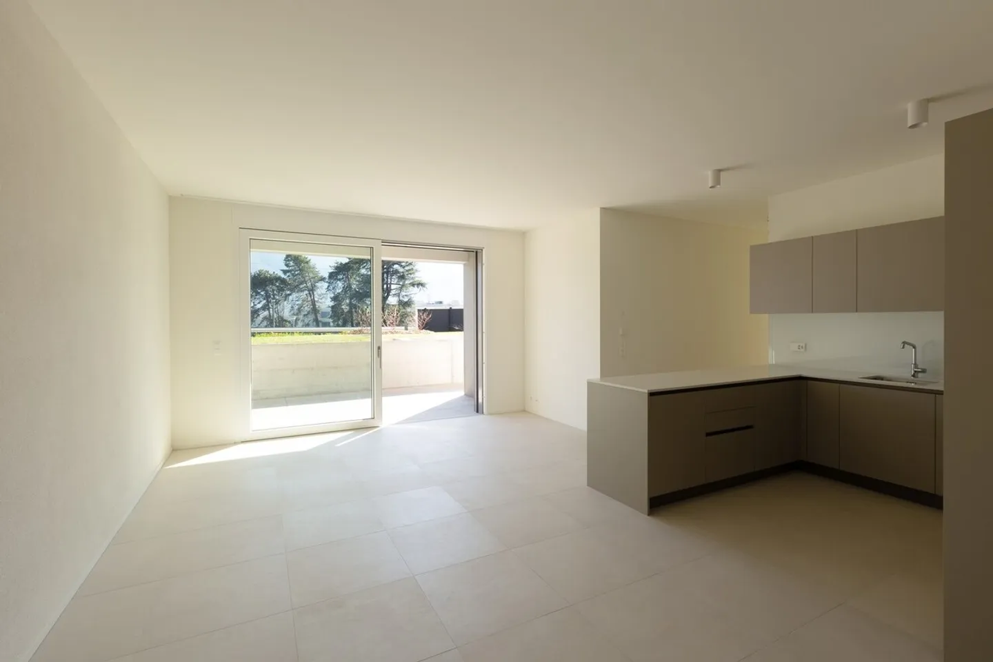 Elegant Apartment at Residenza Hedera - Photo 4 of 13