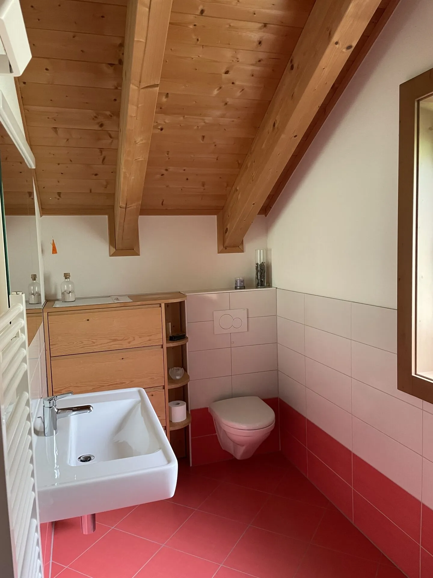 Wunderschönes Chalet mit unverbauter Aussicht auf die Berge - Foto 18 von 21