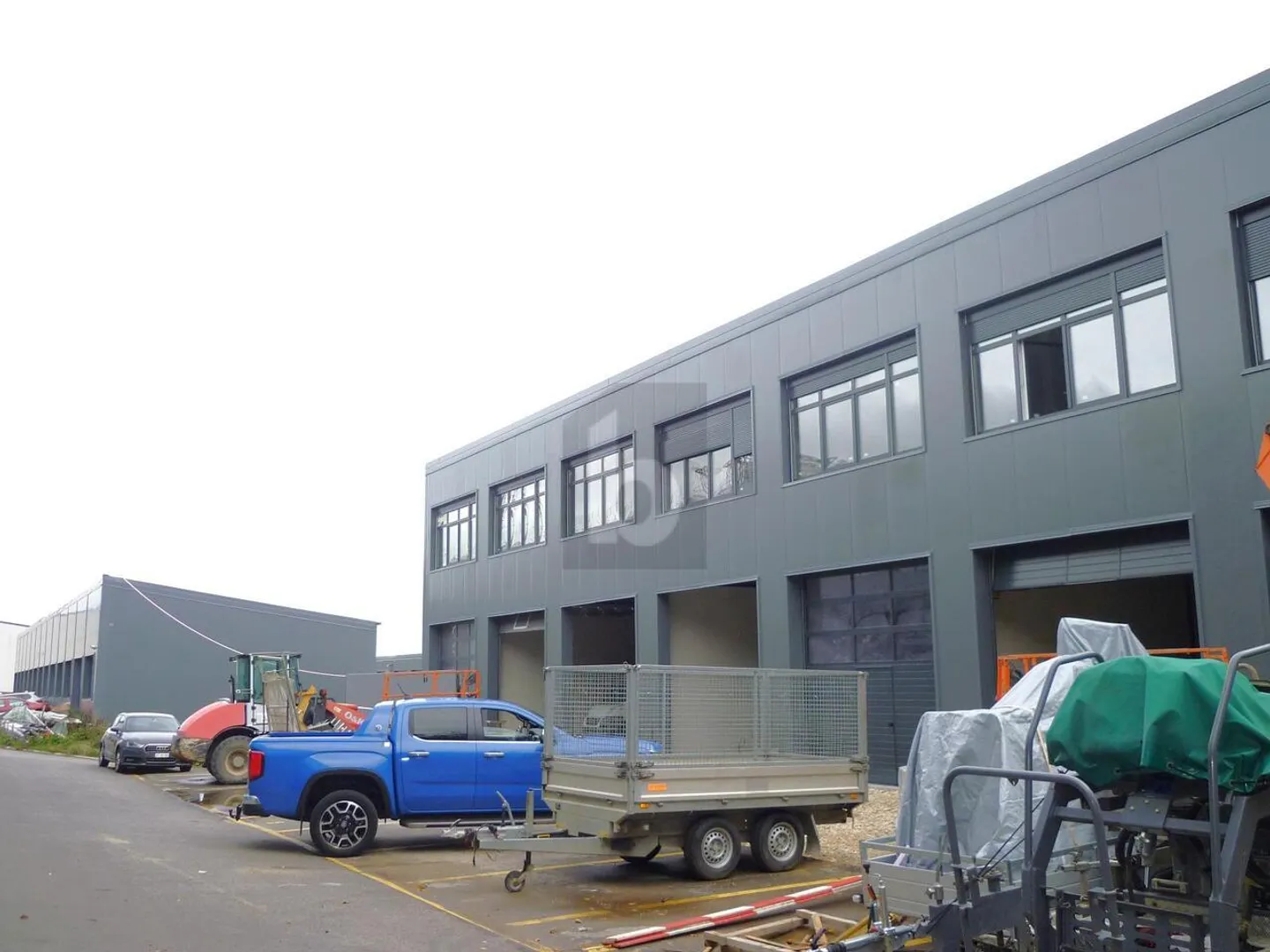 Halle neu zu gestalten - Foto 2 von 6