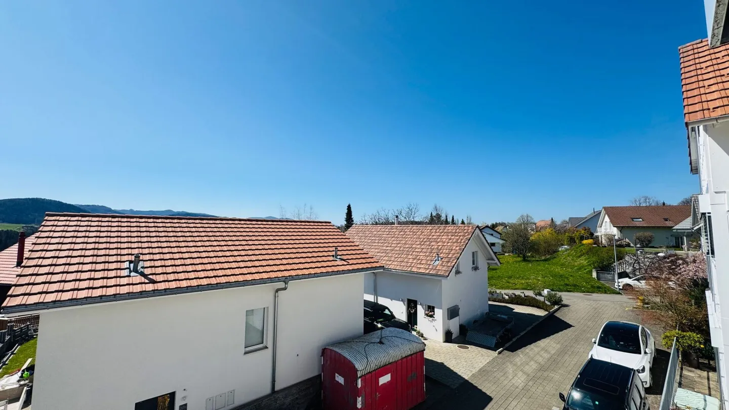 Grosse 4.5 Zimmer-Wohnung, Lift, 2 Nasszellen, Wintergarten, Balkon, Keller, AEHP und PP - Foto 15 von 16