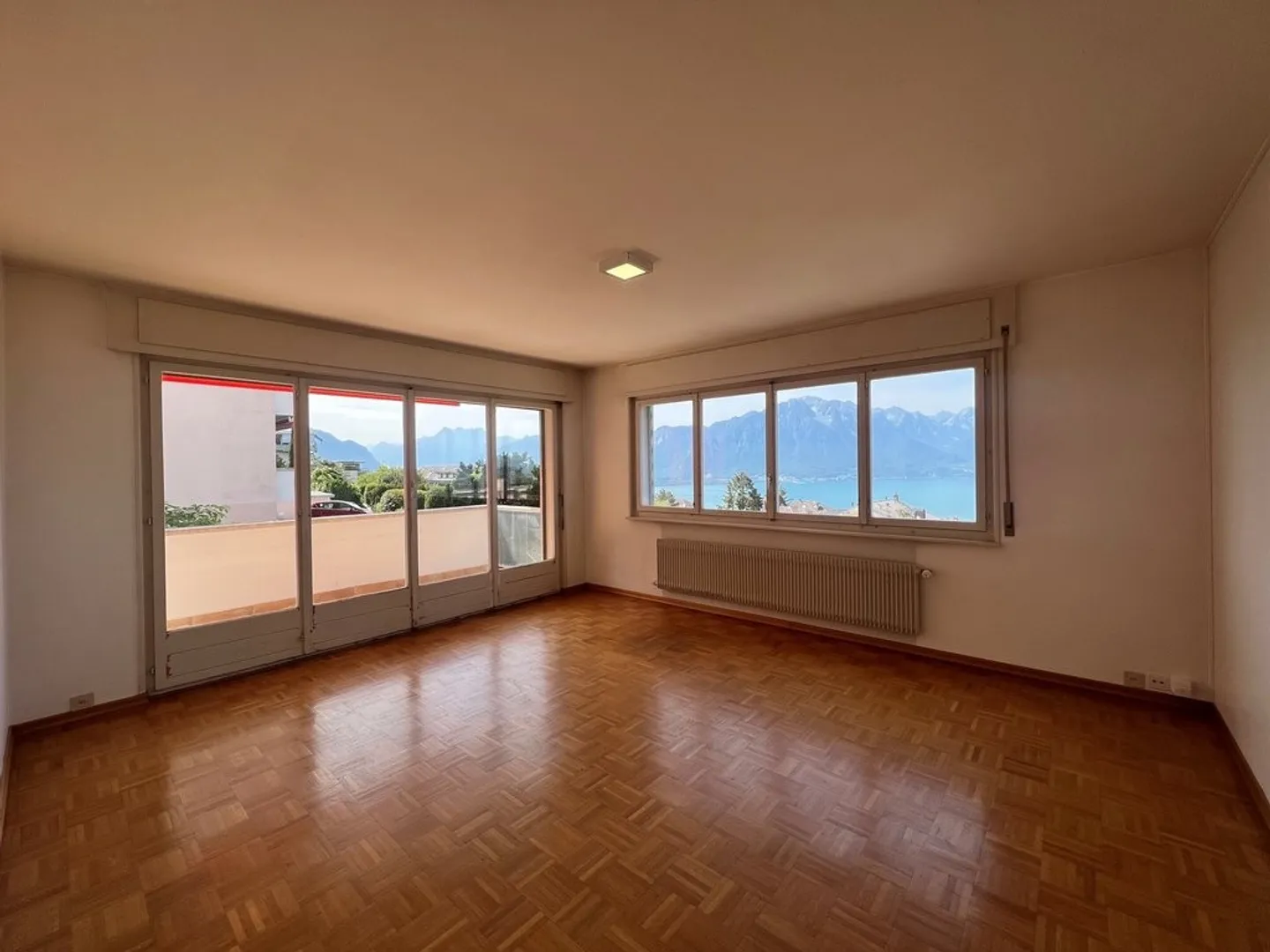 Appartement Charmant avec Vue sur le Lac - Photo 11 sur 12