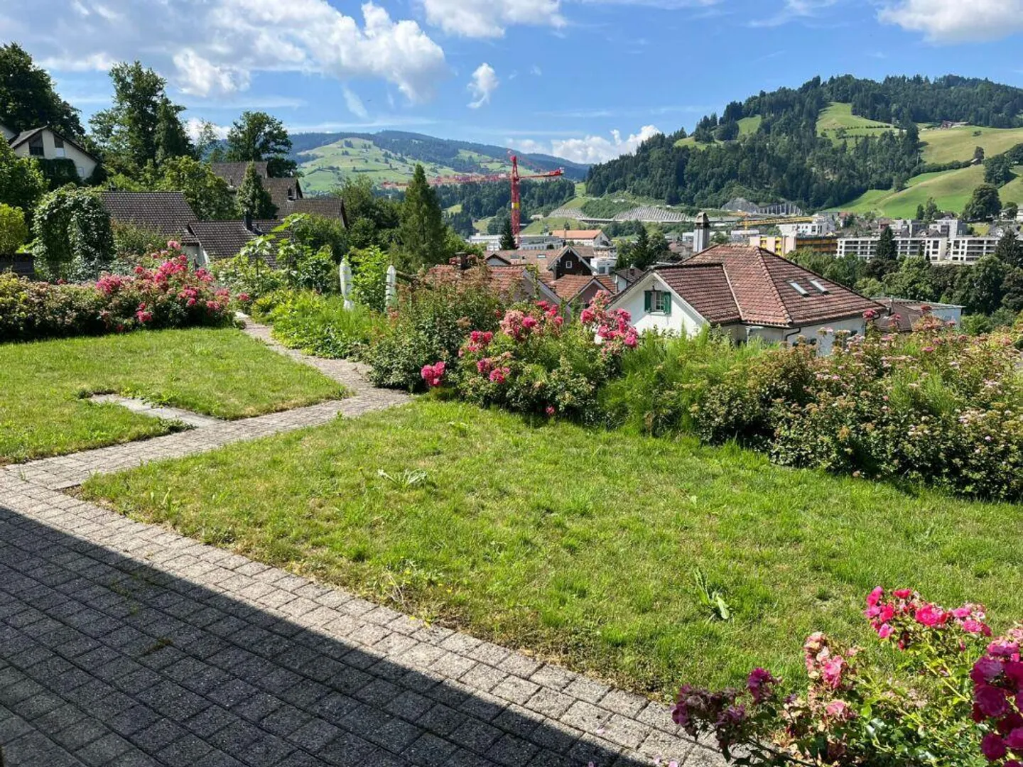 Comprare invece di affittare? Casa familiare in un quartiere residenziale a un prezzo equo - Foto 3 di 4