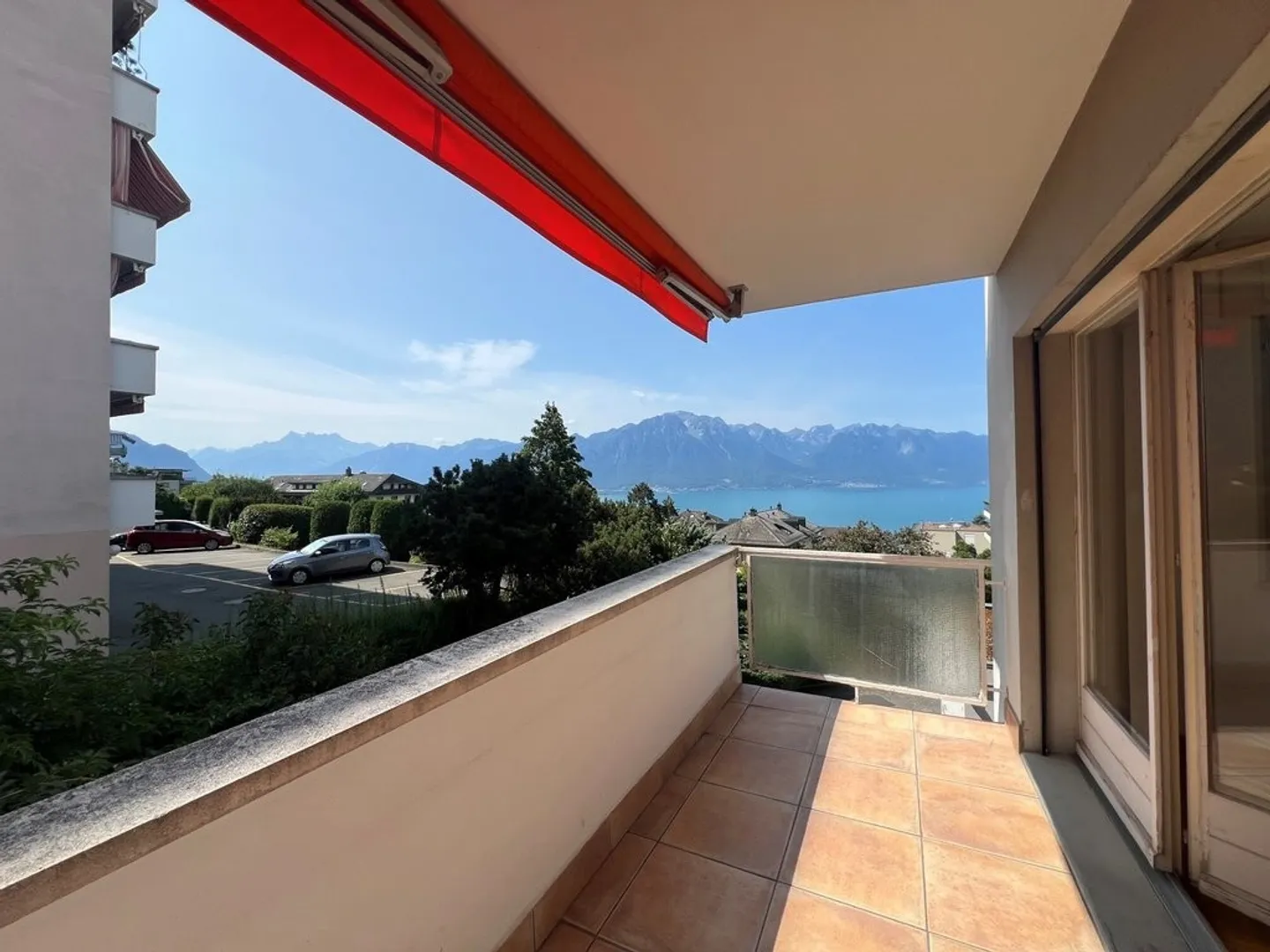 Appartement Charmant avec Vue sur le Lac - Photo 6 sur 12