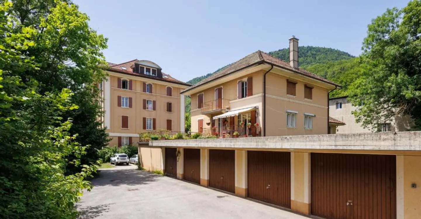 Apartment - Photo 2 of 5