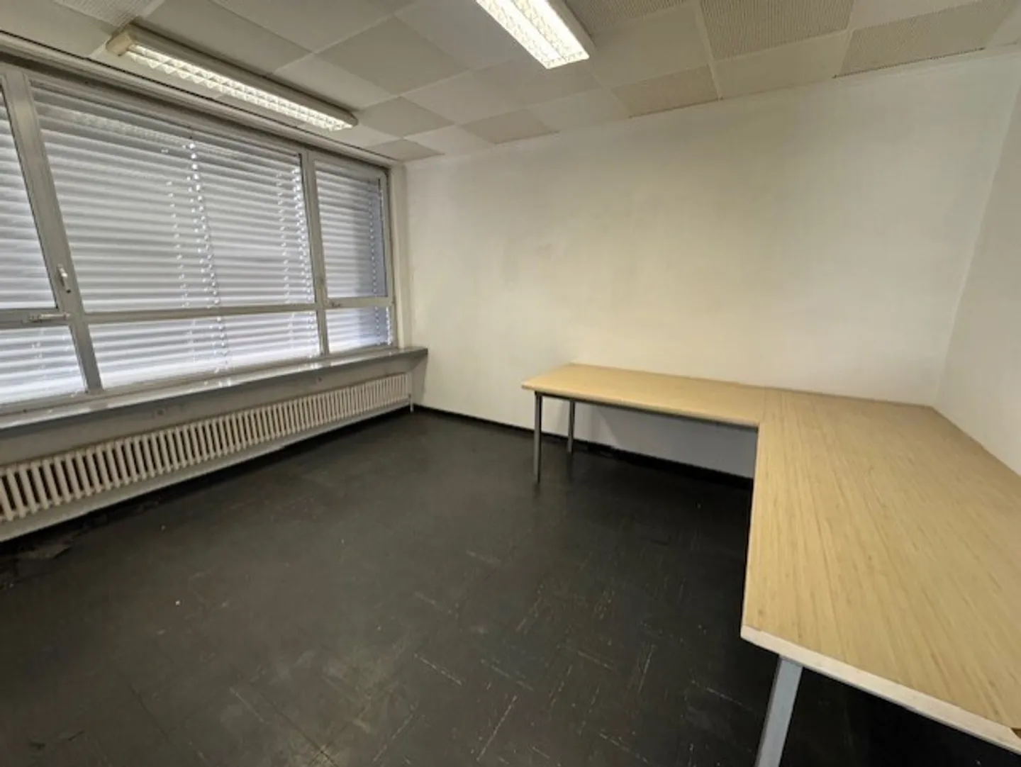 Espace Commercial Polyvalent à Louer - Photo 5 sur 6