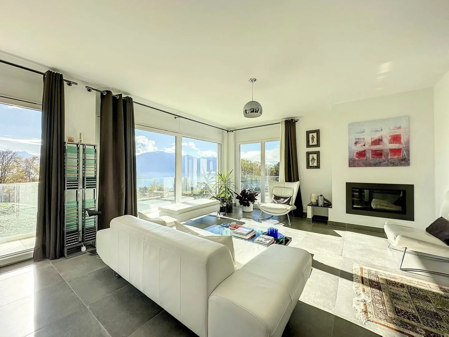 Villa contemporanea con vista spettacolare - Foto 3 di 12