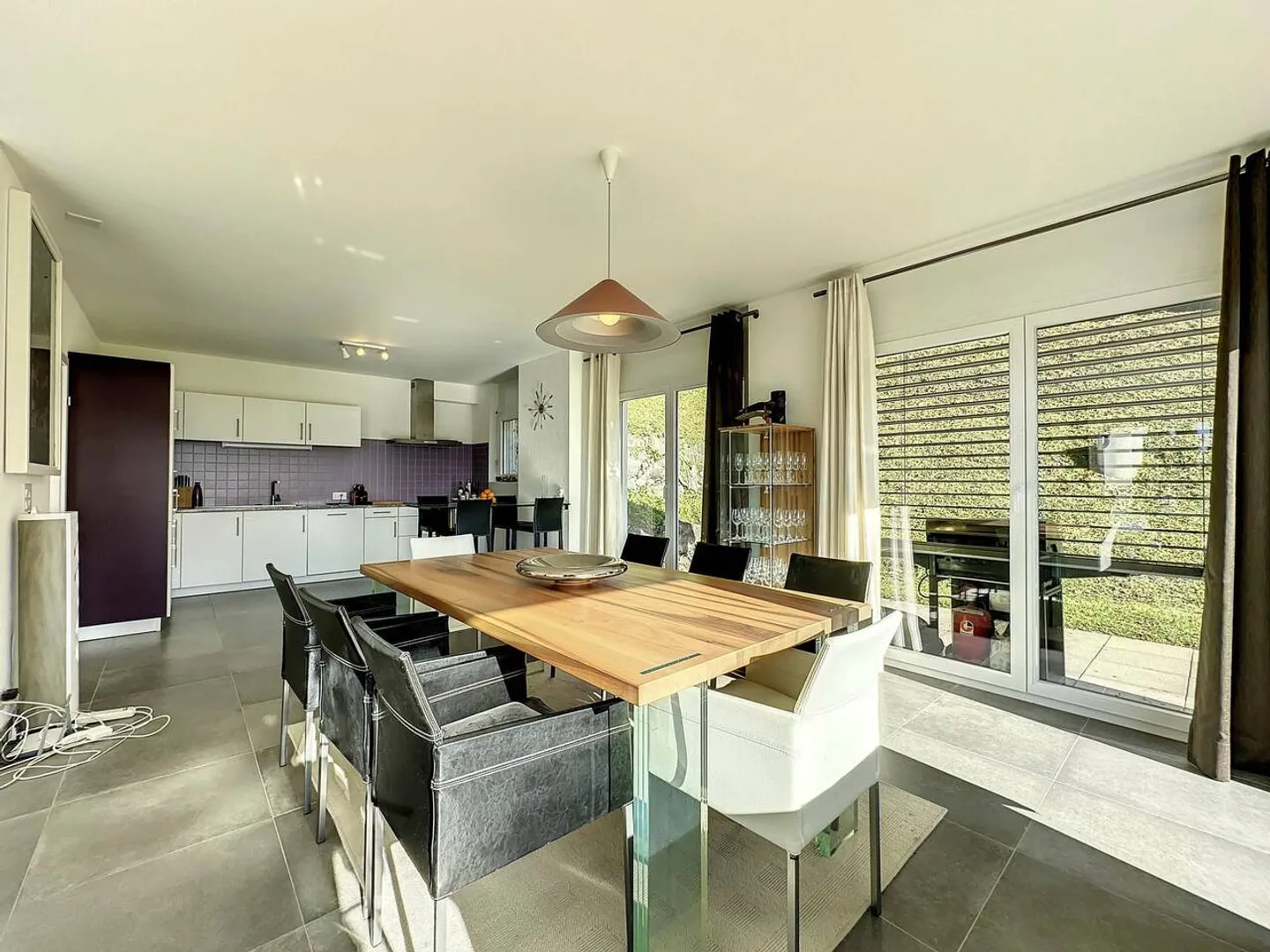 Villa contemporanea con vista spettacolare - Foto 4 di 12