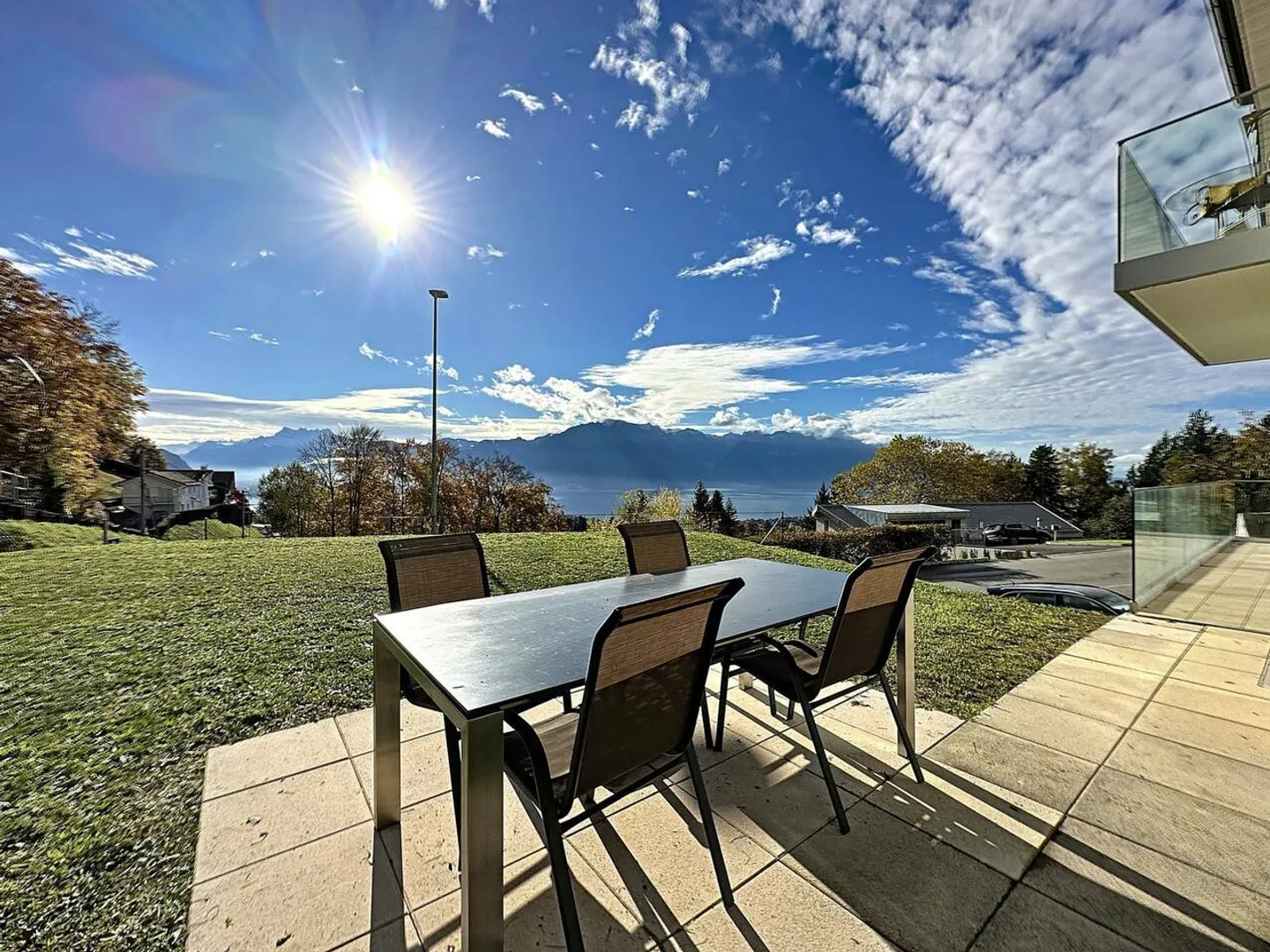 Villa contemporanea con vista spettacolare - Foto 1 di 12