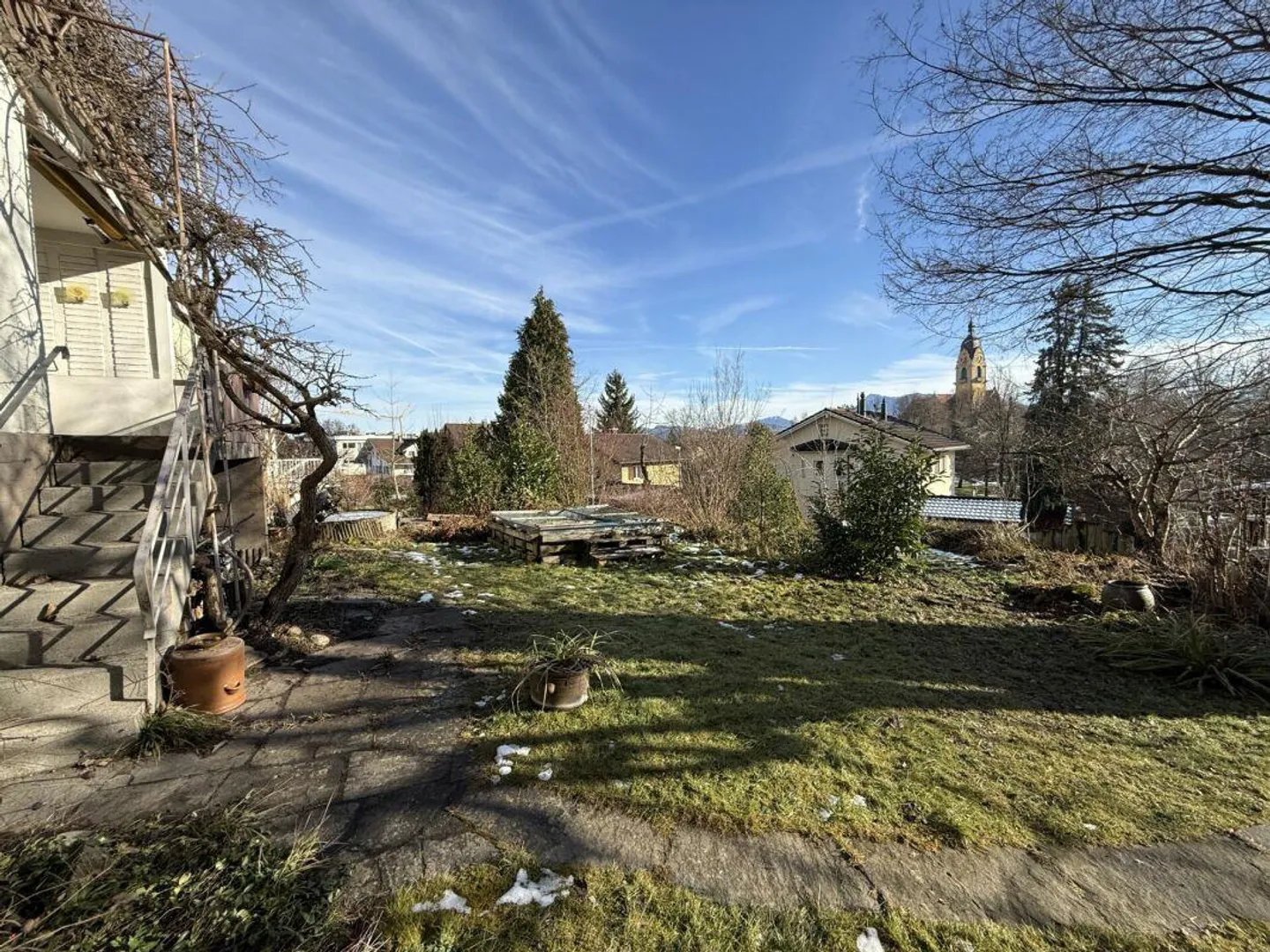 Casa unifamiliare con appartamento separato nella migliore posizione a Emmenbrücke - Foto 2 di 11