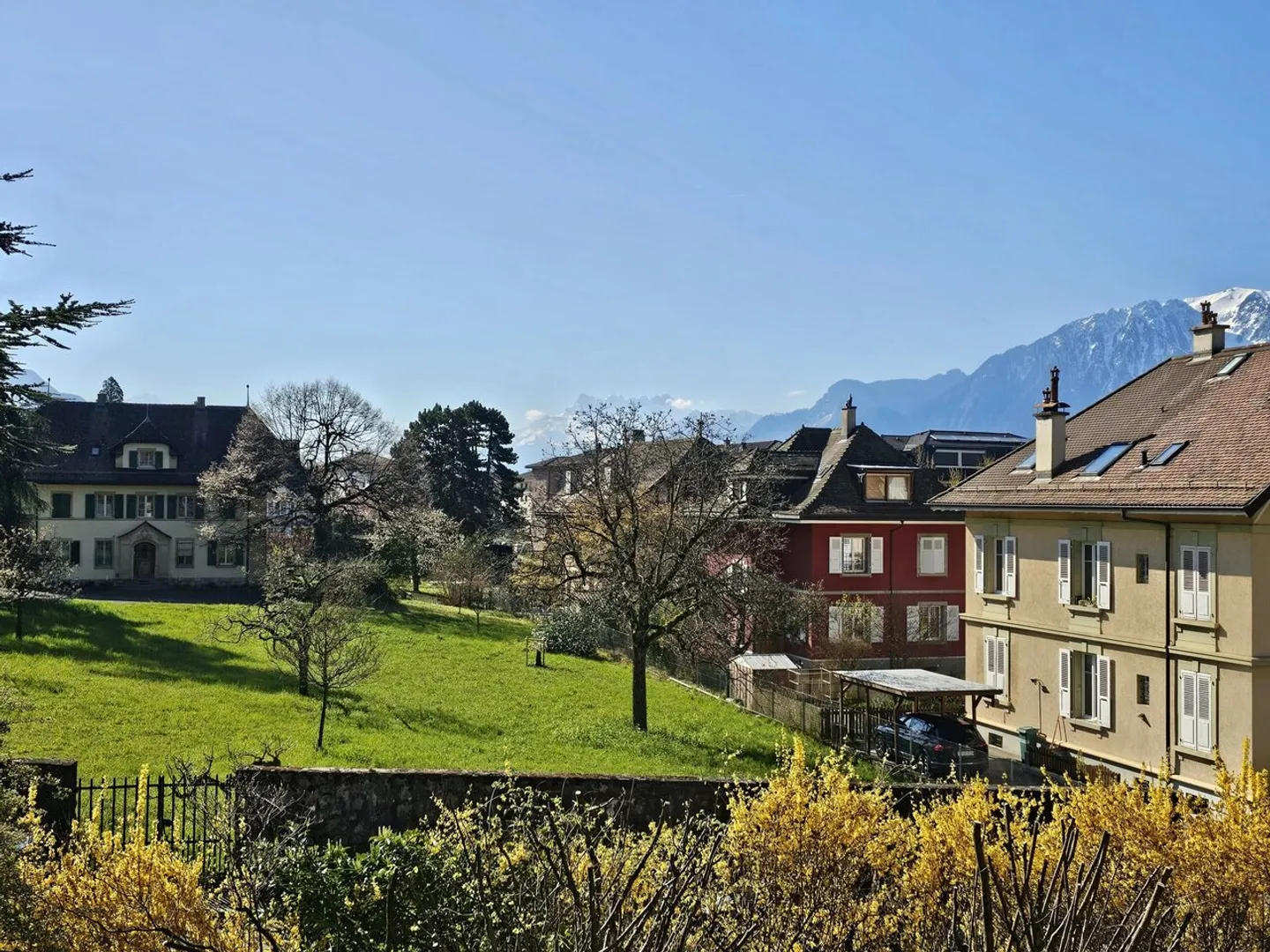 Appartement Charmant avec Vue - Photo 1 sur 11