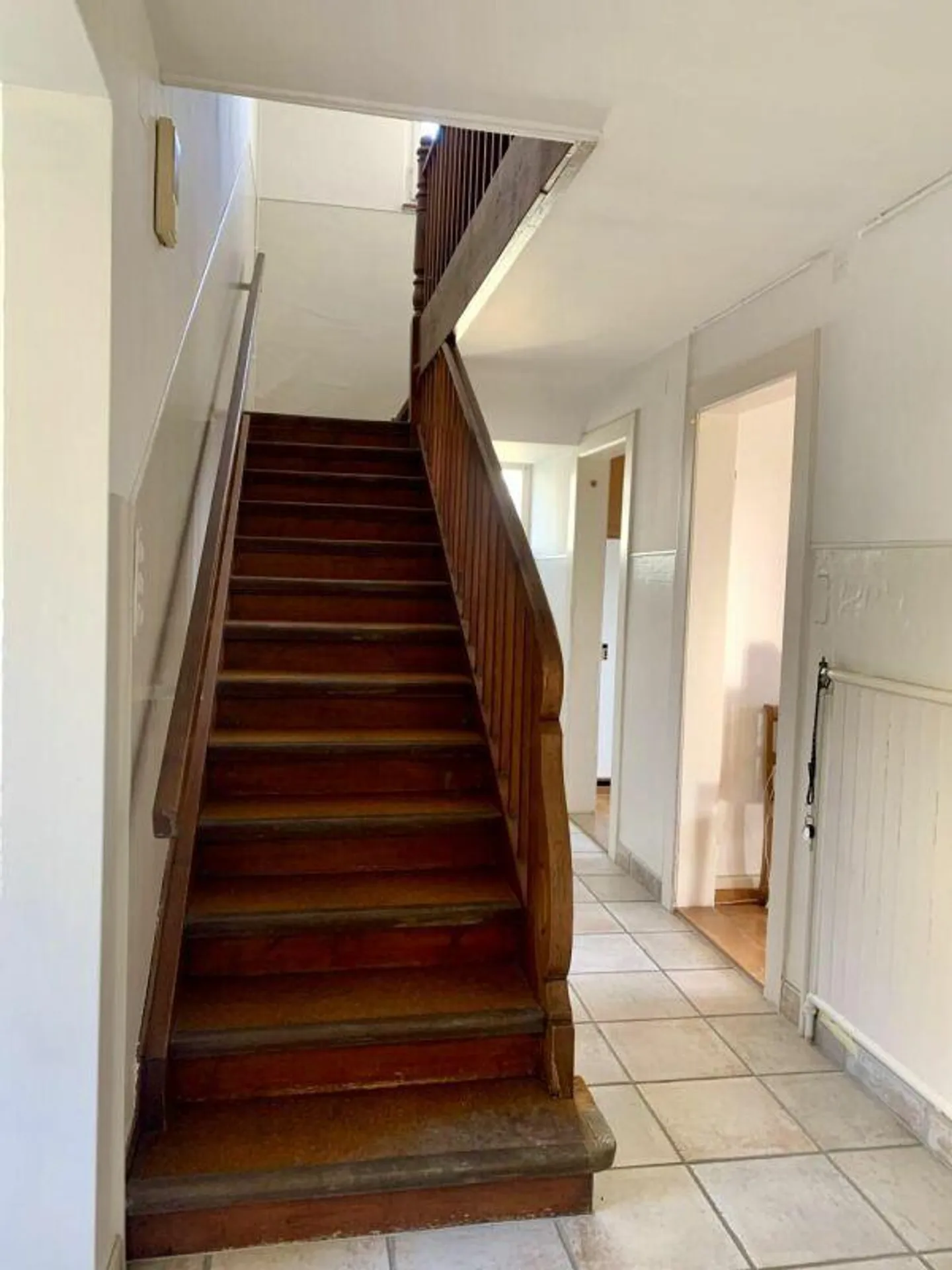 Casa unifamiliare con appartamento separato nella migliore posizione a Emmenbrücke - Foto 8 di 11