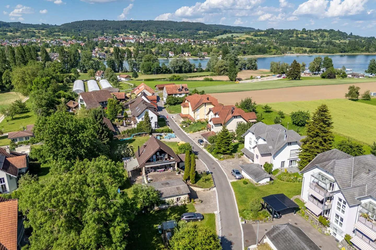 Grosszügiges Grundstück mit Haus und Entwicklungspotenzial - Photo 5 sur 9