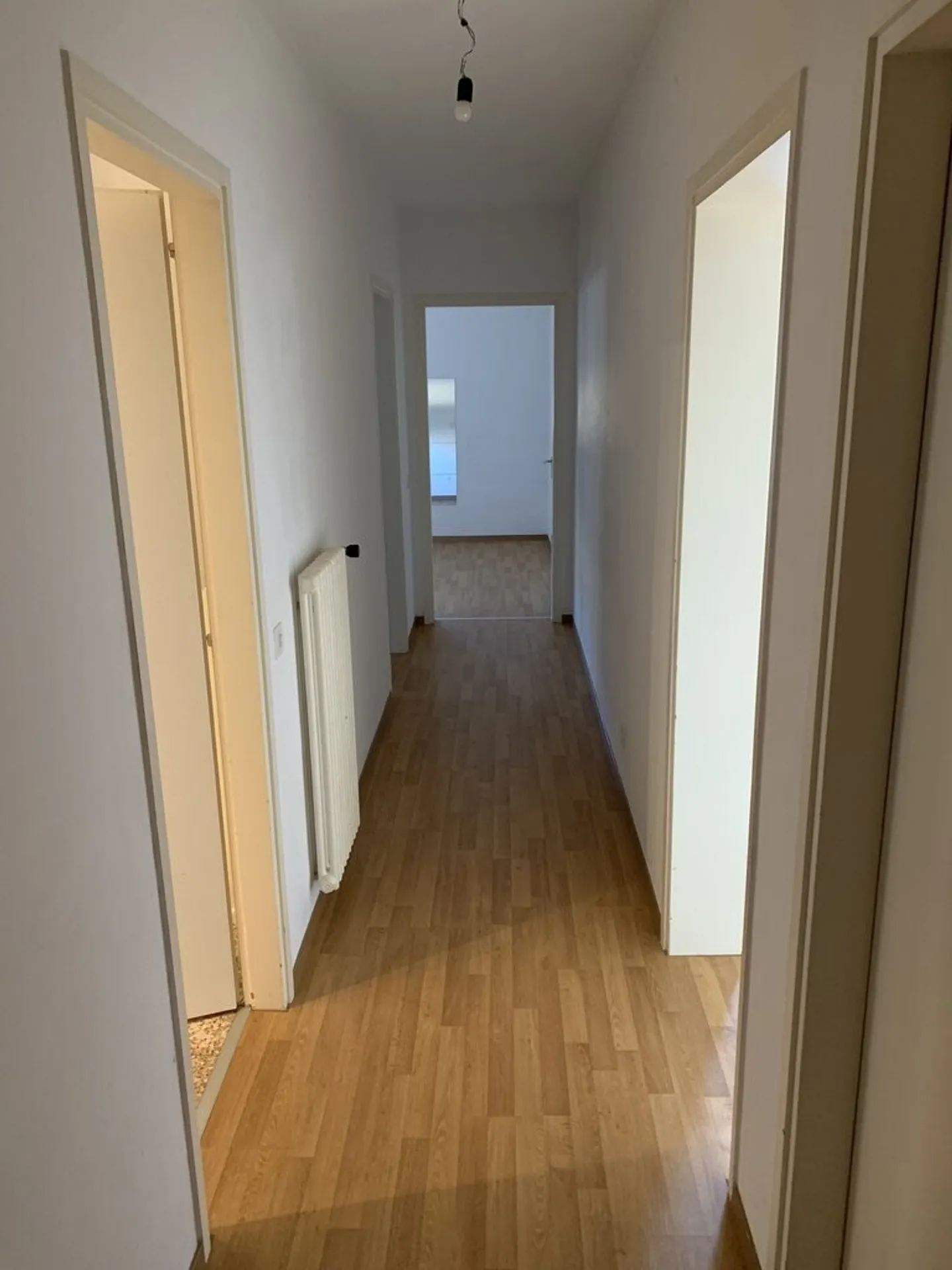 For rent 3.5 room apartment - Photo 2 of 3