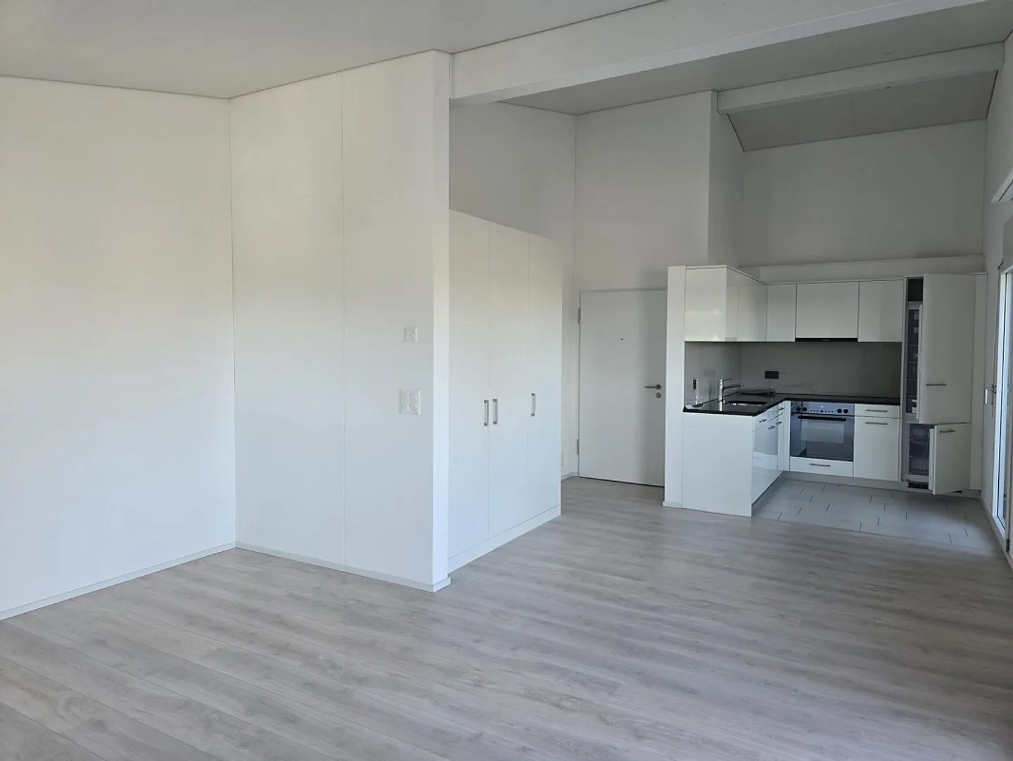Beautiful 2.5-room attic apartment with large terrace - Photo 3 of 5